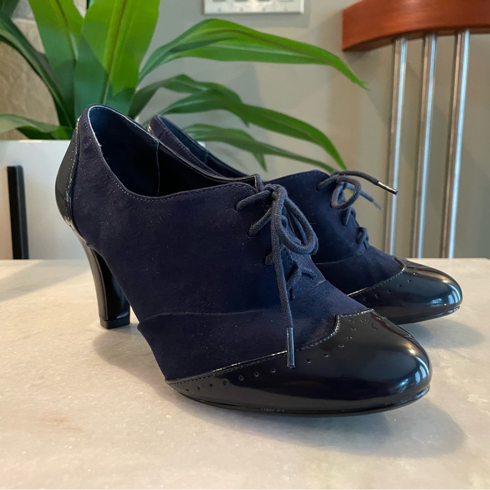 GIANI BERNINI | Navy Oxford Heels Sz 6.5
